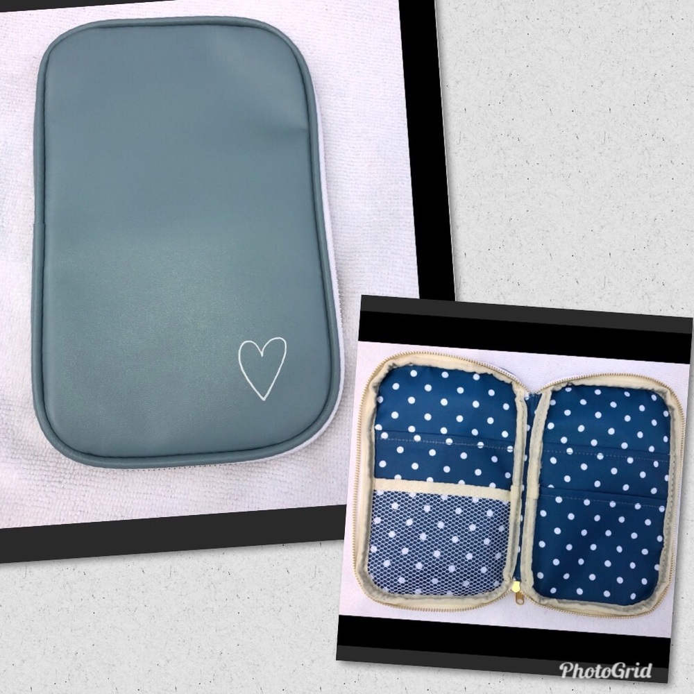 Webster’s Page Slate Blue Folio Color Crush